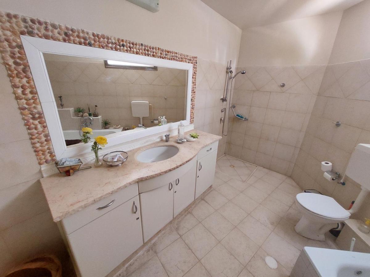 Yelena Vacation Apartment Eilat Bagian luar foto