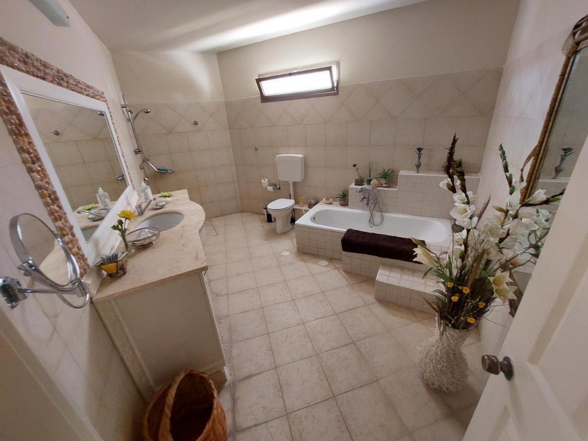 Yelena Vacation Apartment Eilat Bagian luar foto